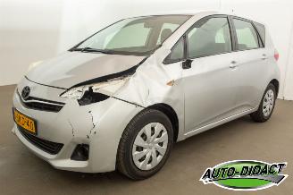 Coche accidentado Toyota Verso S 1.3 VVT-i  Automaat Camera Clima Aspiration 2013/10