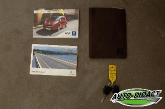 Peugeot 107 1.0-12V XS Airco picture 21