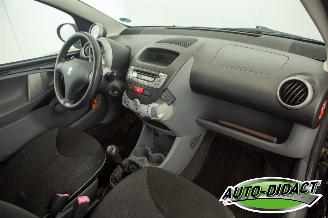 Peugeot 107 1.0-12V XS Airco picture 13