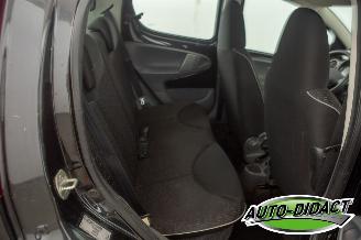 Peugeot 107 1.0-12V XS Airco picture 17