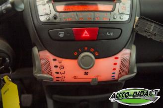 Peugeot 107 1.0-12V XS Airco picture 7