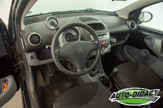 Peugeot 107 1.0-12V XS Airco picture 18