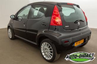 Peugeot 107 1.0-12V XS Airco picture 3
