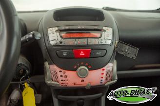 Peugeot 107 1.0-12V XS Airco picture 8