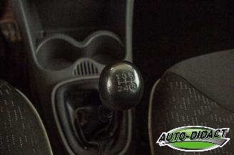 Peugeot 107 1.0-12V XS Airco picture 10