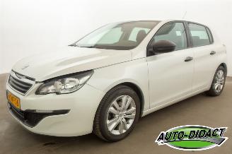 krockskadad bil auto Peugeot 308 1.2 VTi Airco Blue Lease 2013/10