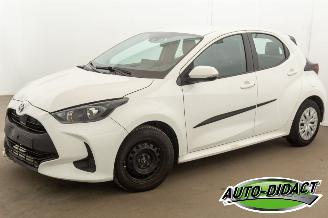 Unfallwagen Toyota Yaris 1.5 Hybrid Automaat Clima 2022/5