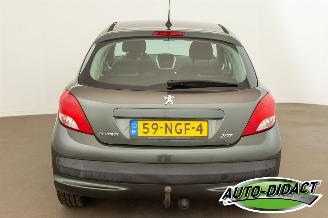 Peugeot 207 1.6 VTi Clima Navi Première picture 21