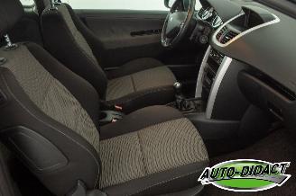 Peugeot 207 1.6 VTi Clima Navi Première picture 11