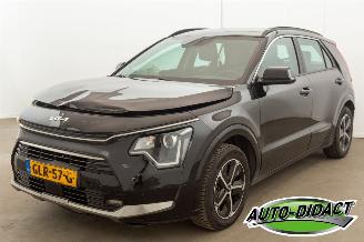 Schadeauto Kia Niro 1.6 GDi Hybrid Automaat Navi Camera Clima DynamicLine 2024/9