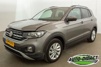 Unfallwagen Volkswagen T-Cross 1.0 TSI Navi Camera Clima Life 2019/12