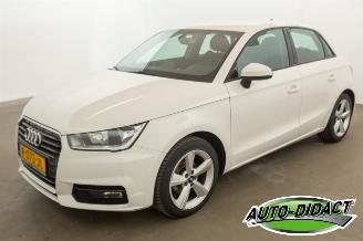 krockskadad bil auto Audi A1 1.0 TFSI Airco 2018/7