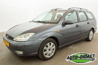 Damaged car Ford Focus Wagon 1.6-16V Futura 2005/1