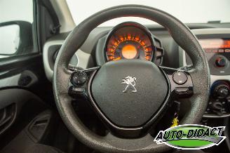 Peugeot 108 1.0 VTi Active Top picture 32