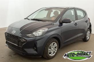 Damaged car Hyundai I-10 1.0 Automaat 19.574 km Navi Camera Airco Comfort 2025/2