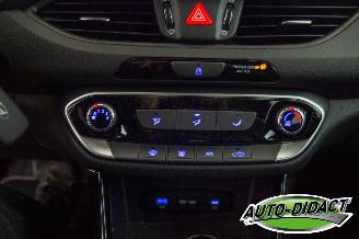 Hyundai I-30 1.5 Hybrid Automaat Navi Camera Clima picture 10