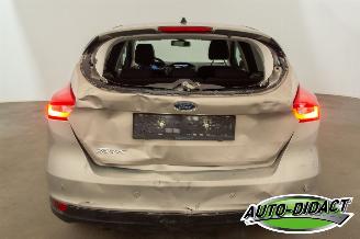 Ford Focus 1.5 TDCi 77.730 km Carpas Navi Airco Trend picture 39