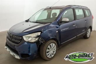 krockskadad bil auto Dacia Lodgy Stepway 1.5 dCi 7p. Navi Camera Airco Explorer 2017/7