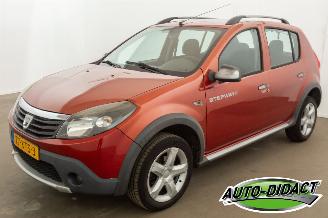 Voiture accidenté Dacia Sandero Stepway 1.6 Airco 2010/3