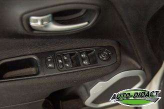 Jeep Renegade 1.4 MultiAir Pano Navi Clima Freedom picture 13