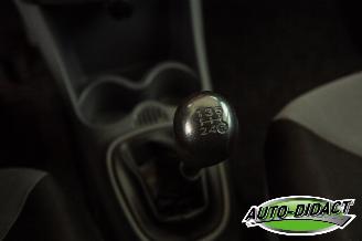 Peugeot 107 1.0-12V Airco picture 10