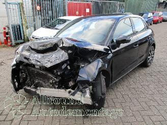 Coche siniestrado Audi A1 A1 Sportback (8XA/8XF) Hatchback 5-drs 1.2 TFSI (CBZA) [63kW]  (01-201=
2/04-2015) 2014