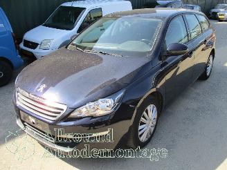 Uttjänta bilar auto Peugeot 308 308 SW (L4/L9/LC/LJ/LR) Combi 5-drs 1.2 12V e-THP PureTech 110 (EB2DT(=
HNZ)) [81kW]  (03-2014/12-2021) 2015