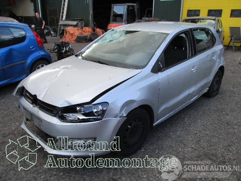 Volkswagen Polo Polo V (6R) Hatchback 1.2 12V BlueMotion Technology (CGPA(Euro 5)) [51=
kW]  (06-2009/05-2014)