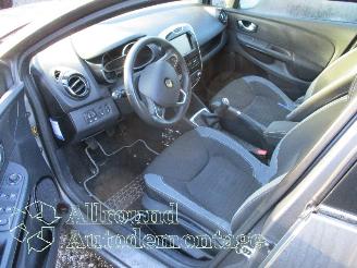 Renault Clio Clio IV Estate/Grandtour (7R) Combi 5-drs 0.9 Energy TCE 90 12V (H4B-4=
08(H4B-B4)) [66kW]  (01-2013/08-2021) picture 9