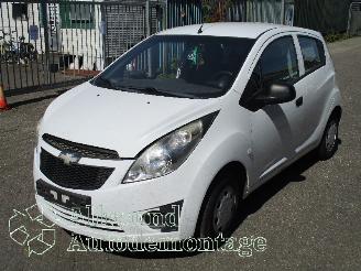 Dezmembrări autoturisme Chevrolet Spark Spark (M300) Hatchback 1.0 16V Bifuel (LMT) [48kW]  (07-2010/12-2015) 2012