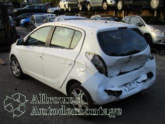 Hyundai I-20 i20 Hatchback 1.2i 16V (G4LA) [57kW]  (09-2008/12-2012) picture 4