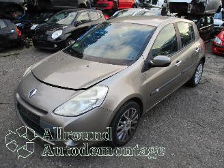Vrakbiler auto Renault Clio Clio III (BR/CR) Hatchback 1.2 16V TCe 100 (D4F-784(D4F-H7)) [74kW]  (=
05-2007/12-2014) 2010/1