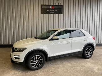 krockskadad bil auto Volkswagen T-Roc 1.0 TSi Comfortline Navigation 2019/4
