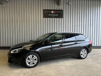 bruktbiler auto Peugeot 308 SW PureTech 1.2 Panorama / Navi / LED 2019/6
