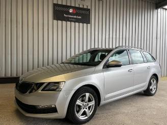 Skoda Octavia Combi Ambition Navigation picture 2