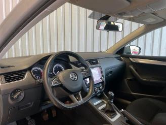 Skoda Octavia Combi Ambition Navigation picture 11