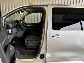 Peugeot Expert Premium Plus TwinCab Autom / 6Sitzer / L3 picture 15