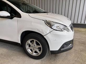 Peugeot 2008 Active Autom / Panorama / Navigation picture 11