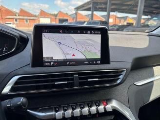 Peugeot 5008 Allure 7-Sitzer / R-Kamera / Navi picture 15
