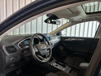 Ford Focus Turnier Titanium Pano / LED / R-Kamera picture 11