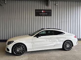 krockskadad bil auto Mercedes C-klasse 2016/1