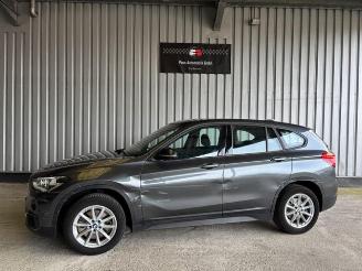 krockskadad bil auto BMW X1 xDrive 20 i R-Kamera / LED / 1e Hand / AHK 2016/12