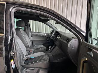 Volkswagen Tiguan R-Line 2.0 TSI 4Motion DSG / Panorama picture 16