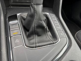 Volkswagen Tiguan R-Line eHybrid Panorama / Voll Leder picture 17