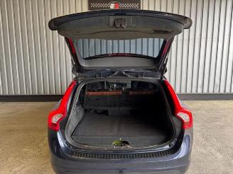 Volvo V-60 Kombi Summum AWD Hybrid picture 12