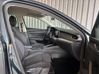 Skoda Octavia Combi Style DSG / LED / R-Kamera picture 11