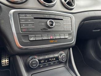 Mercedes Cla-klasse 200 Shooting Brake AMG-Line Panorama picture 31