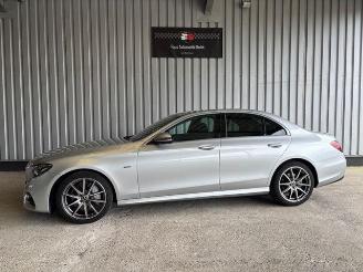 krockskadad bil auto Mercedes E-klasse 300 d Lim. AMG-Lin / Widscrn / AHK 2020/7