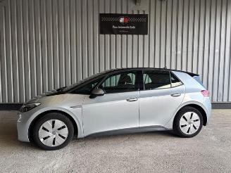 Vaurioauto  passenger cars Volkswagen ID.3 Pure Performance 110 kW Navigation / LED 2021/11