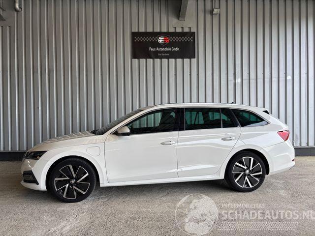 Skoda Octavia Combi First Edition iV Hybrid / LED